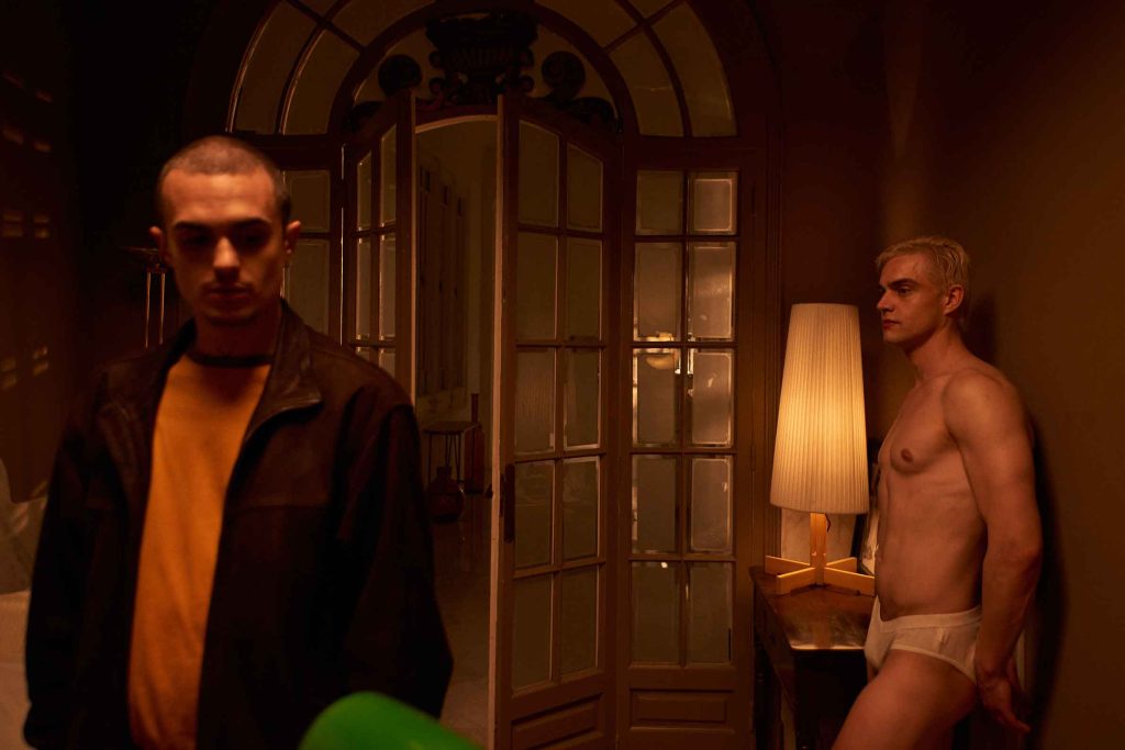 xrisboy_performer_keepcomingback_thevisit_3